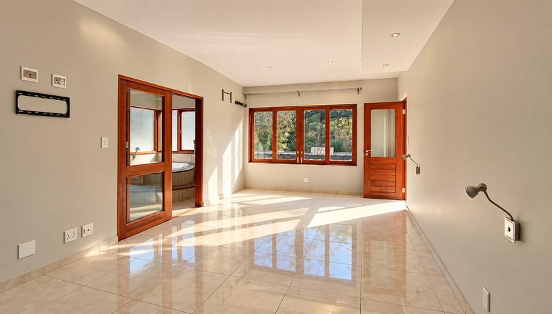 5 Bedroom Property for Sale in Xanadu North West